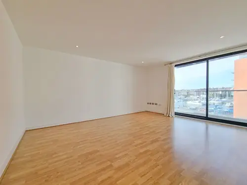 Living/Dining Room - 16'3" (4.95m) x 13'2" (4.01m)