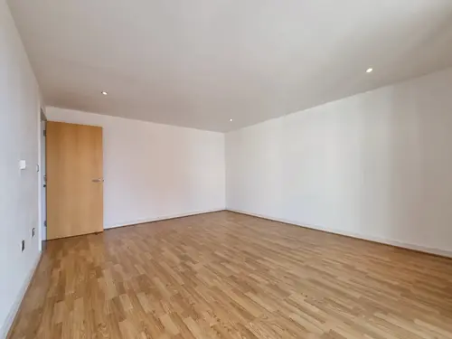 Master Bedroom - 16'6" (5.03m) x 10'2" (3.1m)